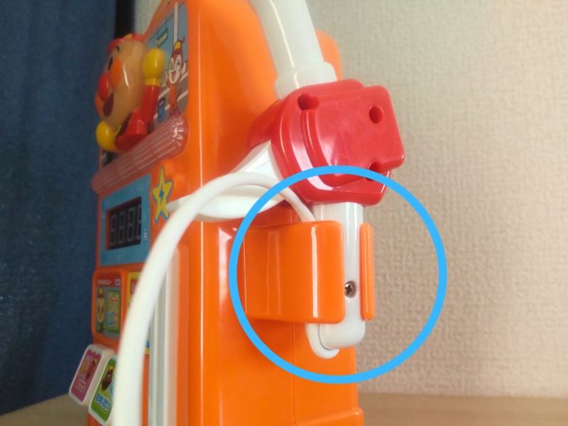コードを挟んでしまう